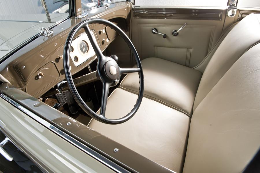  Chrysler Imperial CQ Convertible Sedan 1933 года  (фото 20 из 22)